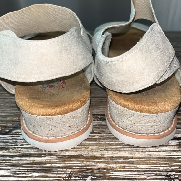 Bob’s From Sketchers Memory Foam Sandals Size 9 Wide - Picture 4 of 7